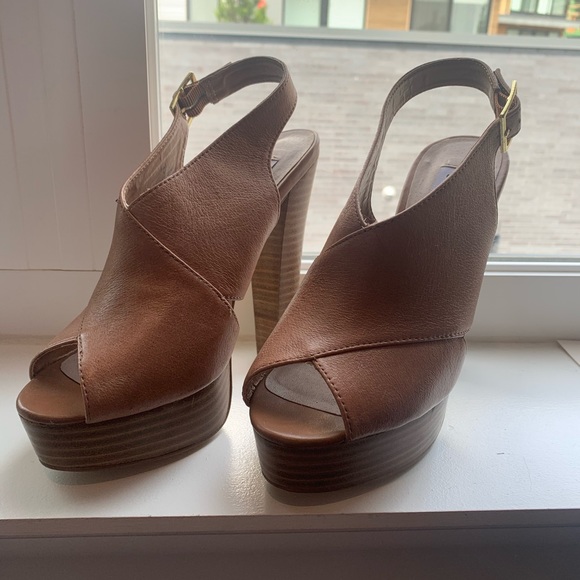 Steve Madden tan heels - Picture 7 of 8